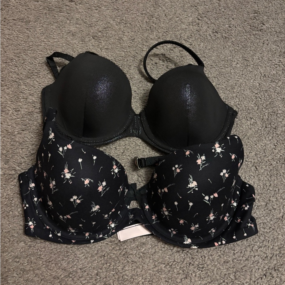 Two Lightly Lined Victoria Secret Bra Bundle 32D
